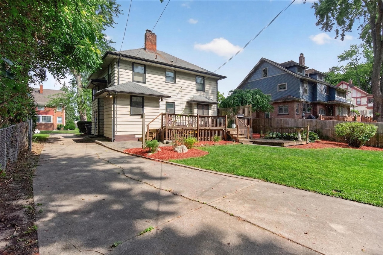 326 Edward Street, Jackson, MI, 49201-1005