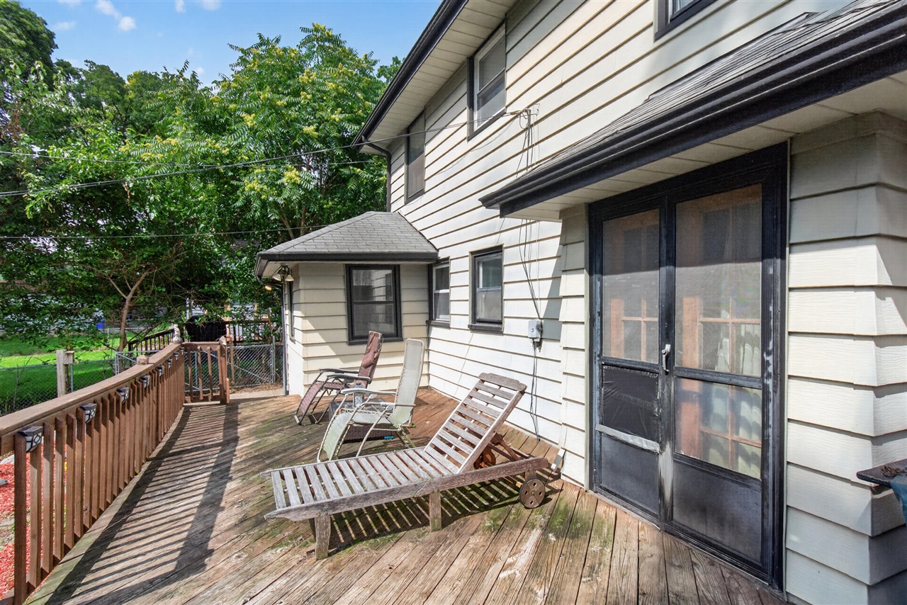 326 Edward Street, Jackson, MI, 49201-1005