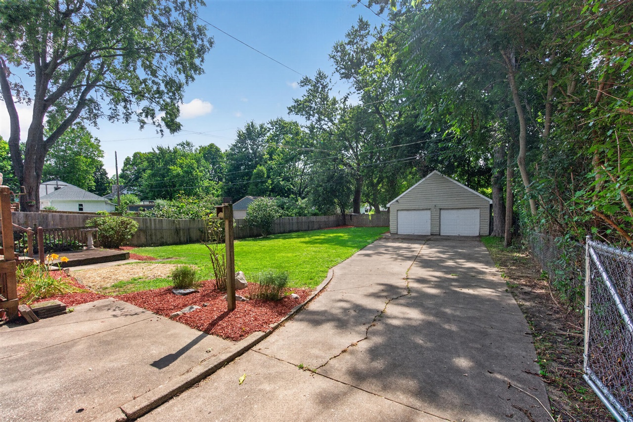 326 Edward Street, Jackson, MI, 49201-1005