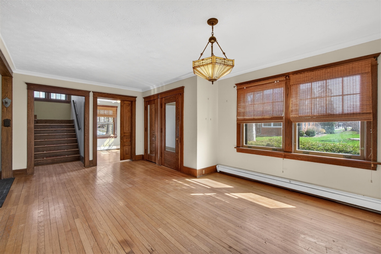 326 Edward Street, Jackson, MI, 49201-1005