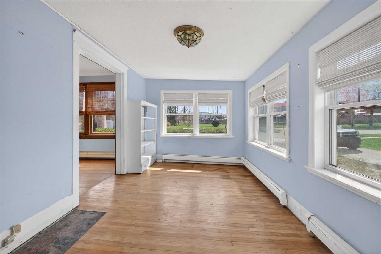 326 Edward Street, Jackson, MI, 49201-1005