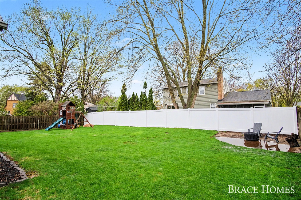 2521 Arundel Road, East Grand Rapids, MI, 49506-4829