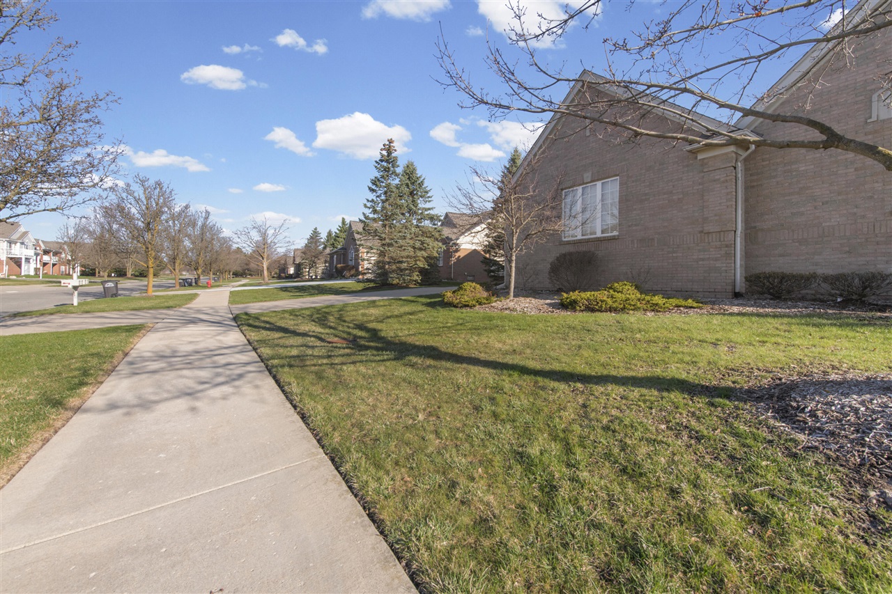 16810 Carriage Way, Northville, MI, 48168-6600