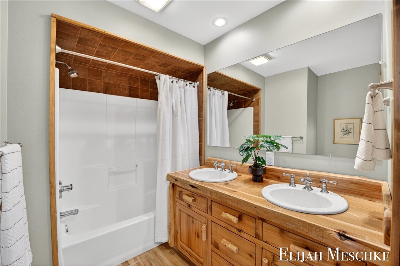 8977 2 Mile Road, Ada, MI, 49301-9576