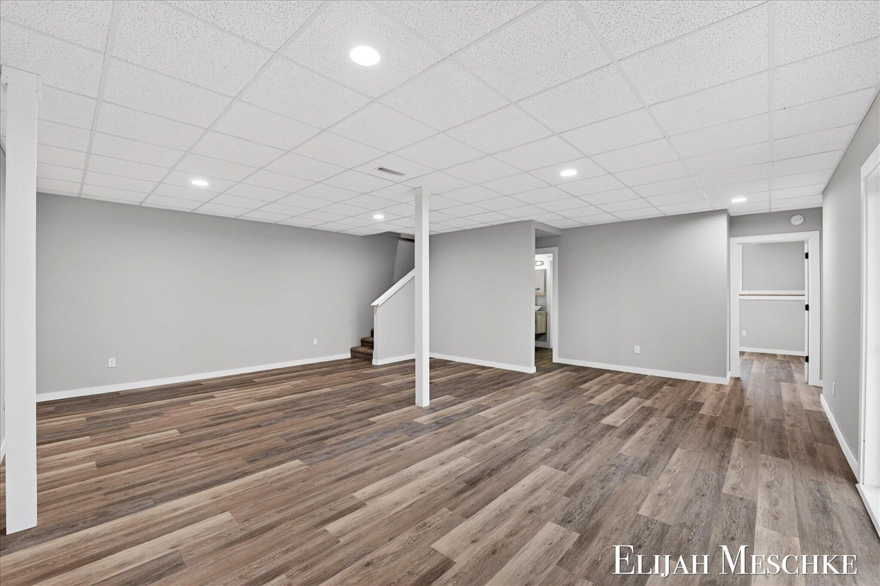 8977 2 Mile Road, Ada, MI, 49301-9576