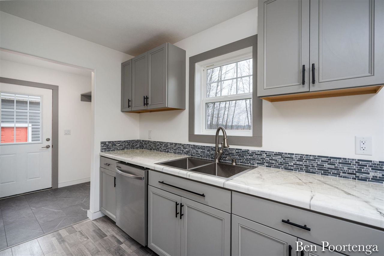 18351 W Howard City-Edmore Rd, Howard City, MI, 49329-9344