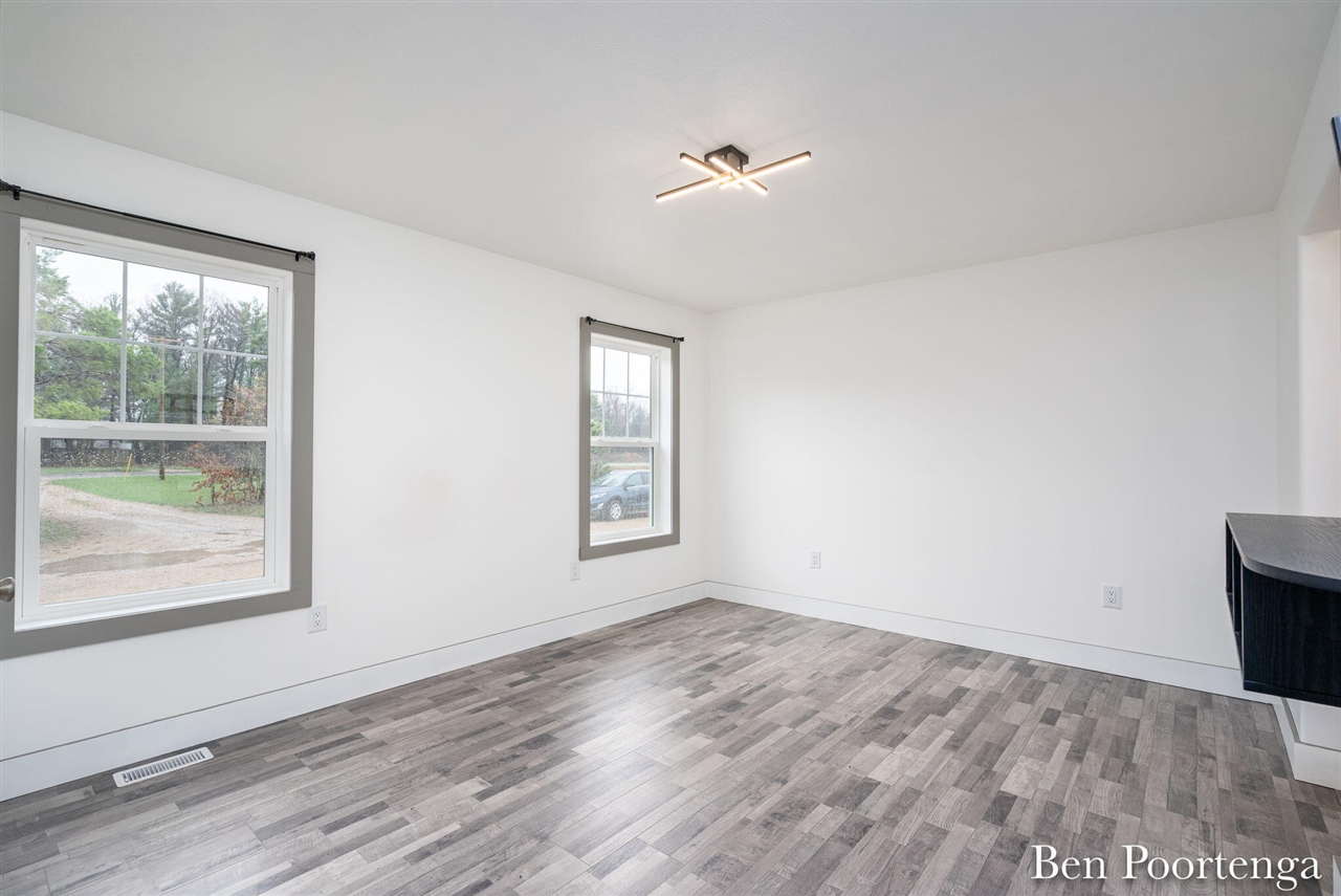 18351 W Howard City-Edmore Rd, Howard City, MI, 49329-9344