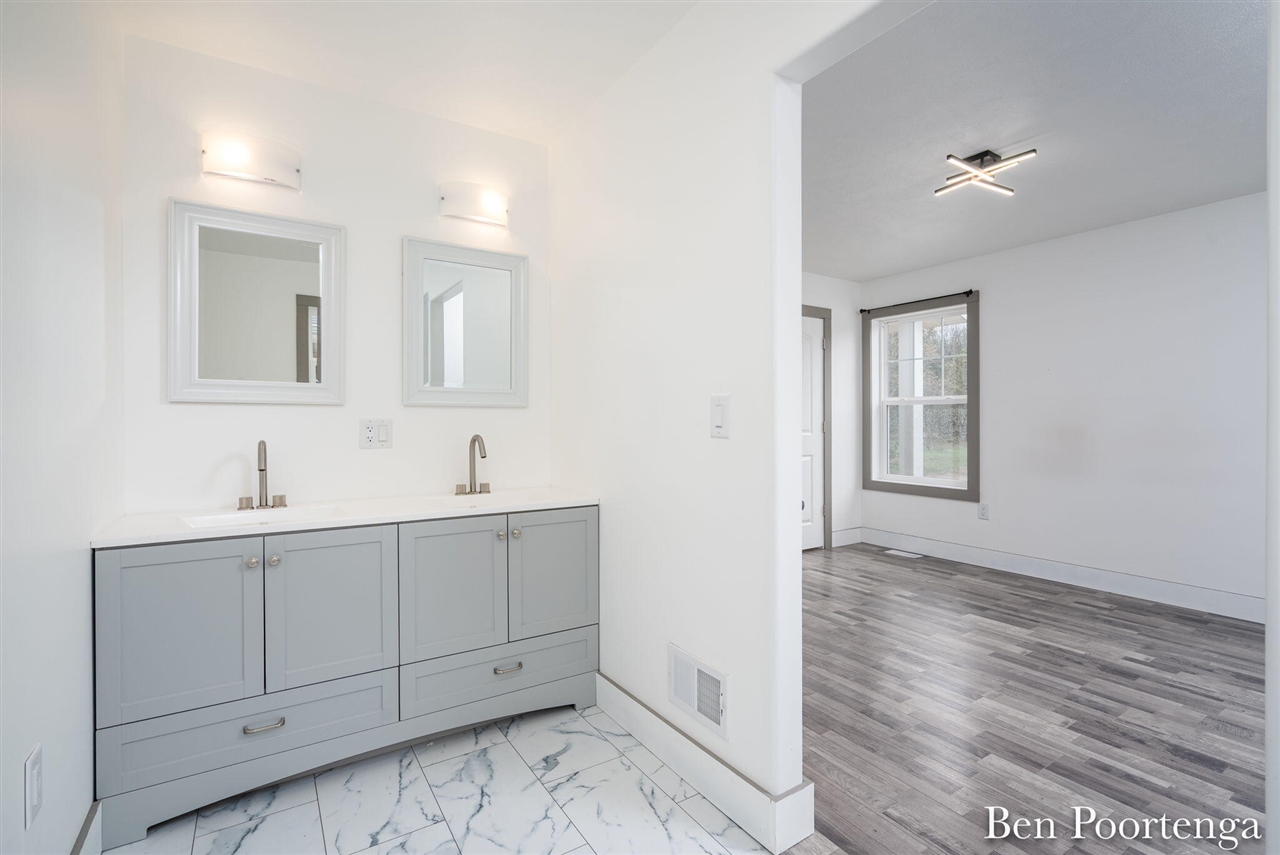 18351 W Howard City-Edmore Rd, Howard City, MI, 49329-9344