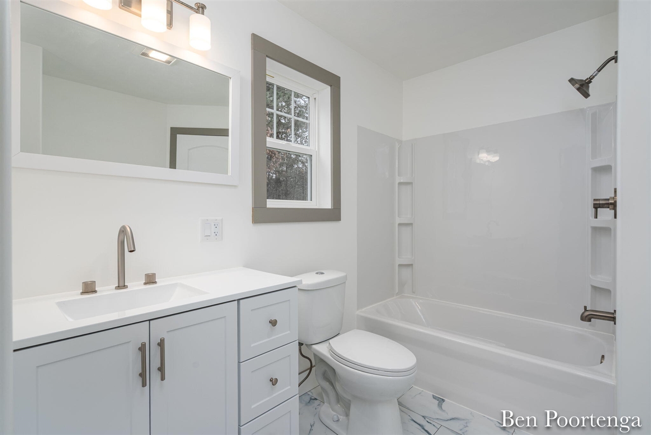 18351 W Howard City-Edmore Rd, Howard City, MI, 49329-9344