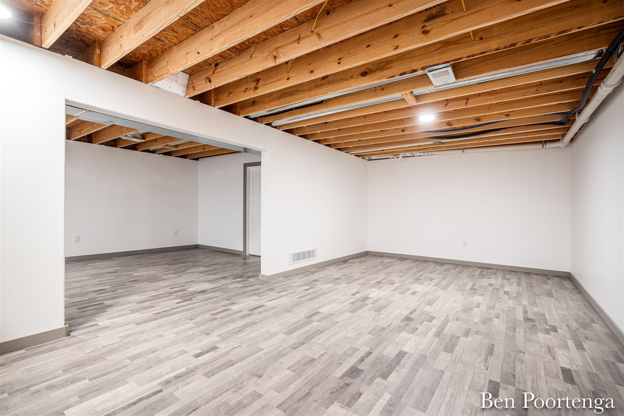 18351 W Howard City-Edmore Rd, Howard City, MI, 49329-9344