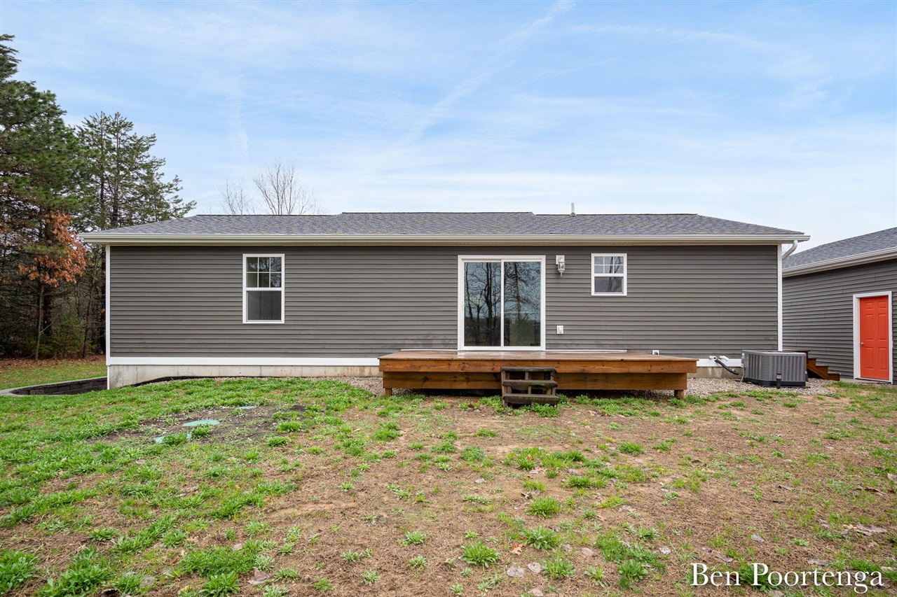 18351 W Howard City-Edmore Rd, Howard City, MI, 49329-9344