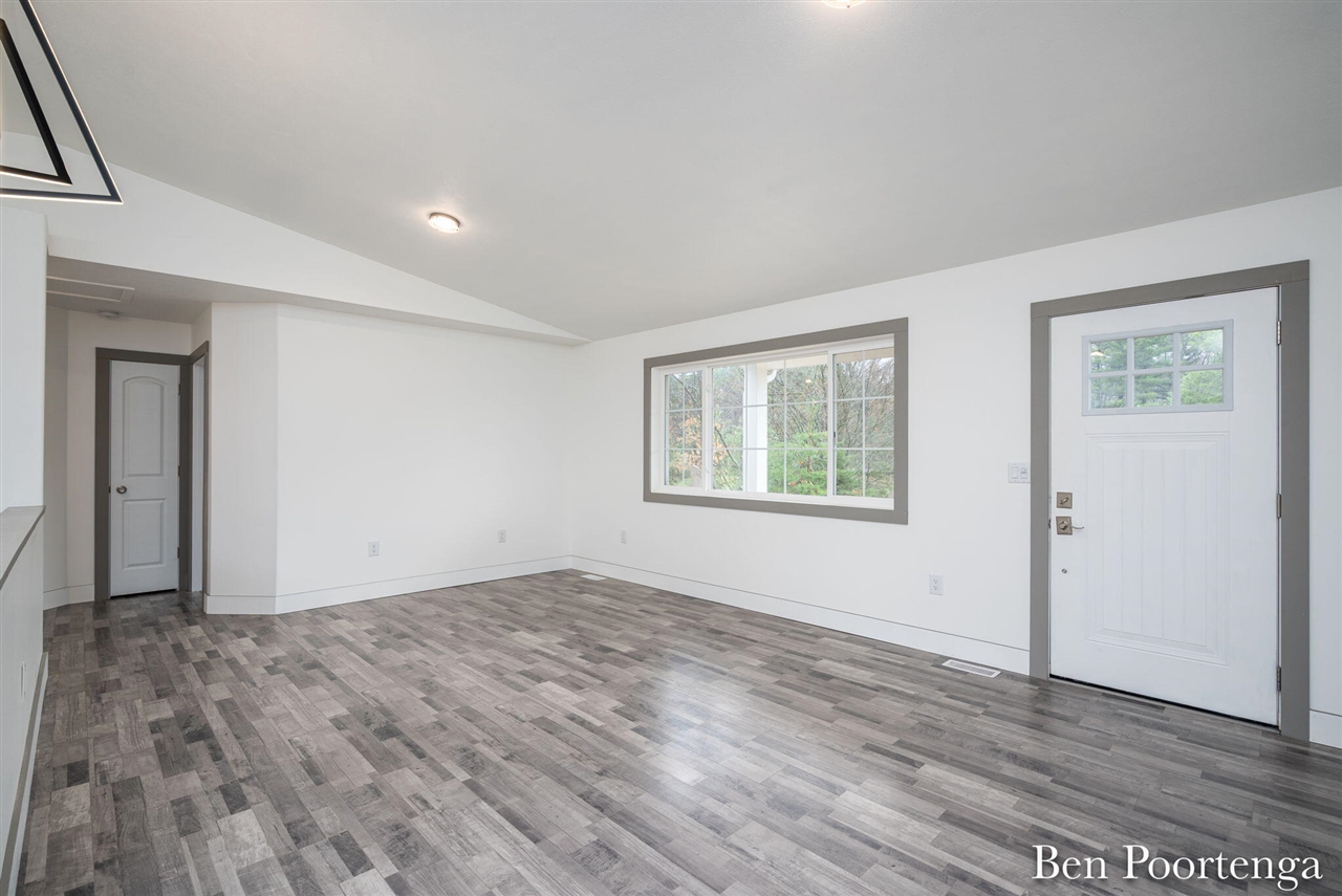 18351 W Howard City-Edmore Rd, Howard City, MI, 49329-9344