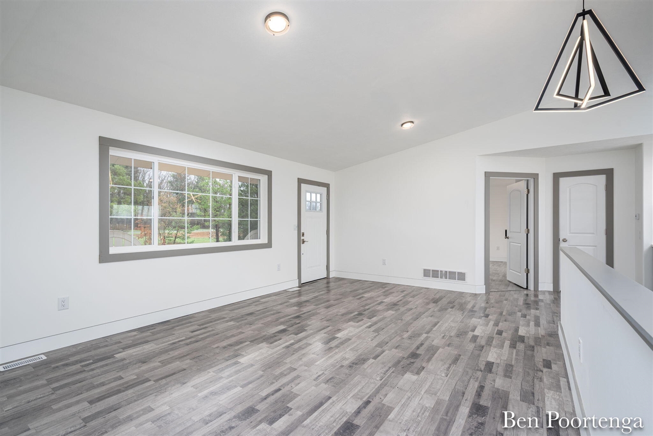 18351 W Howard City-Edmore Rd, Howard City, MI, 49329-9344