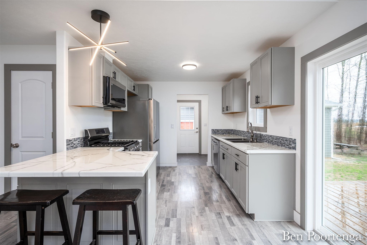 18351 W Howard City-Edmore Rd, Howard City, MI, 49329-9344