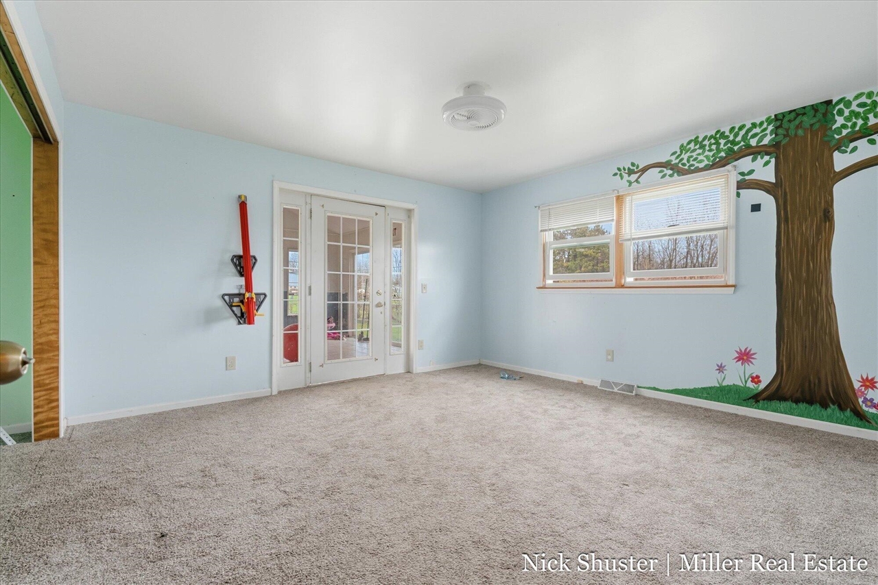 5375 Lansing Road, Charlotte, MI, 48813-8318