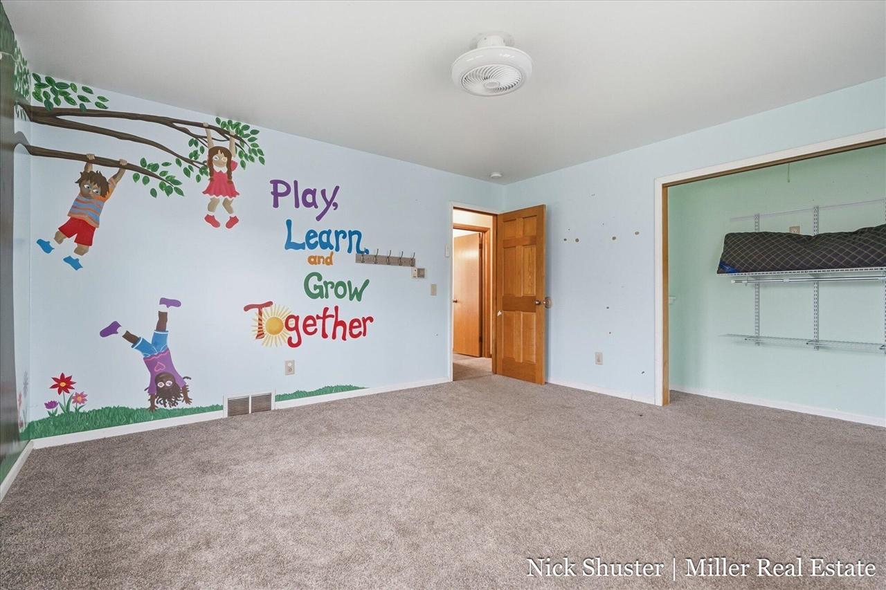 5375 Lansing Road, Charlotte, MI, 48813-8318
