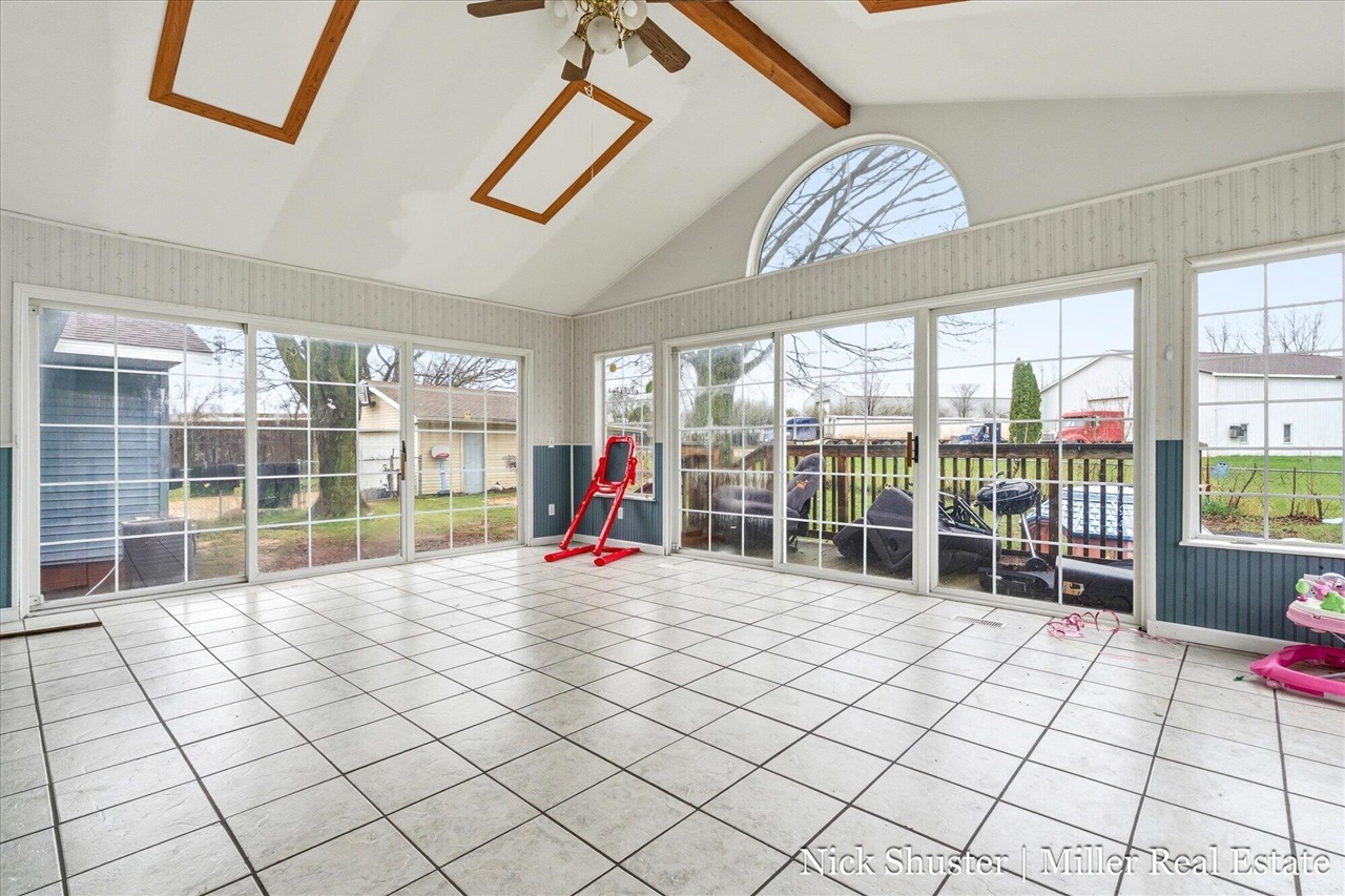 5375 Lansing Road, Charlotte, MI, 48813-8318