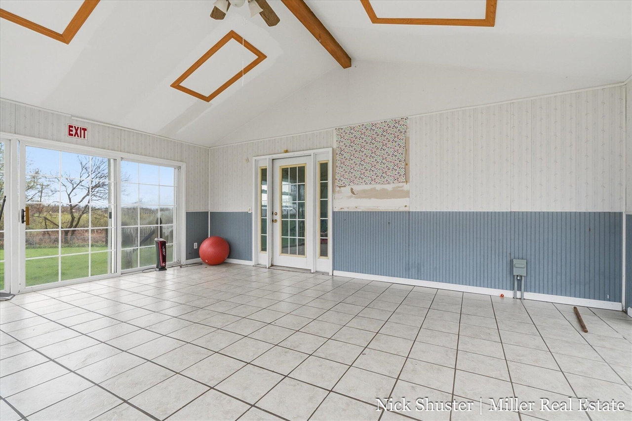 5375 Lansing Road, Charlotte, MI, 48813-8318