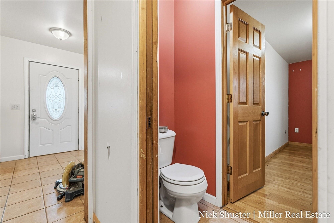 5375 Lansing Road, Charlotte, MI, 48813-8318