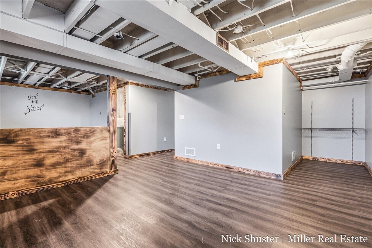 5375 Lansing Road, Charlotte, MI, 48813-8318