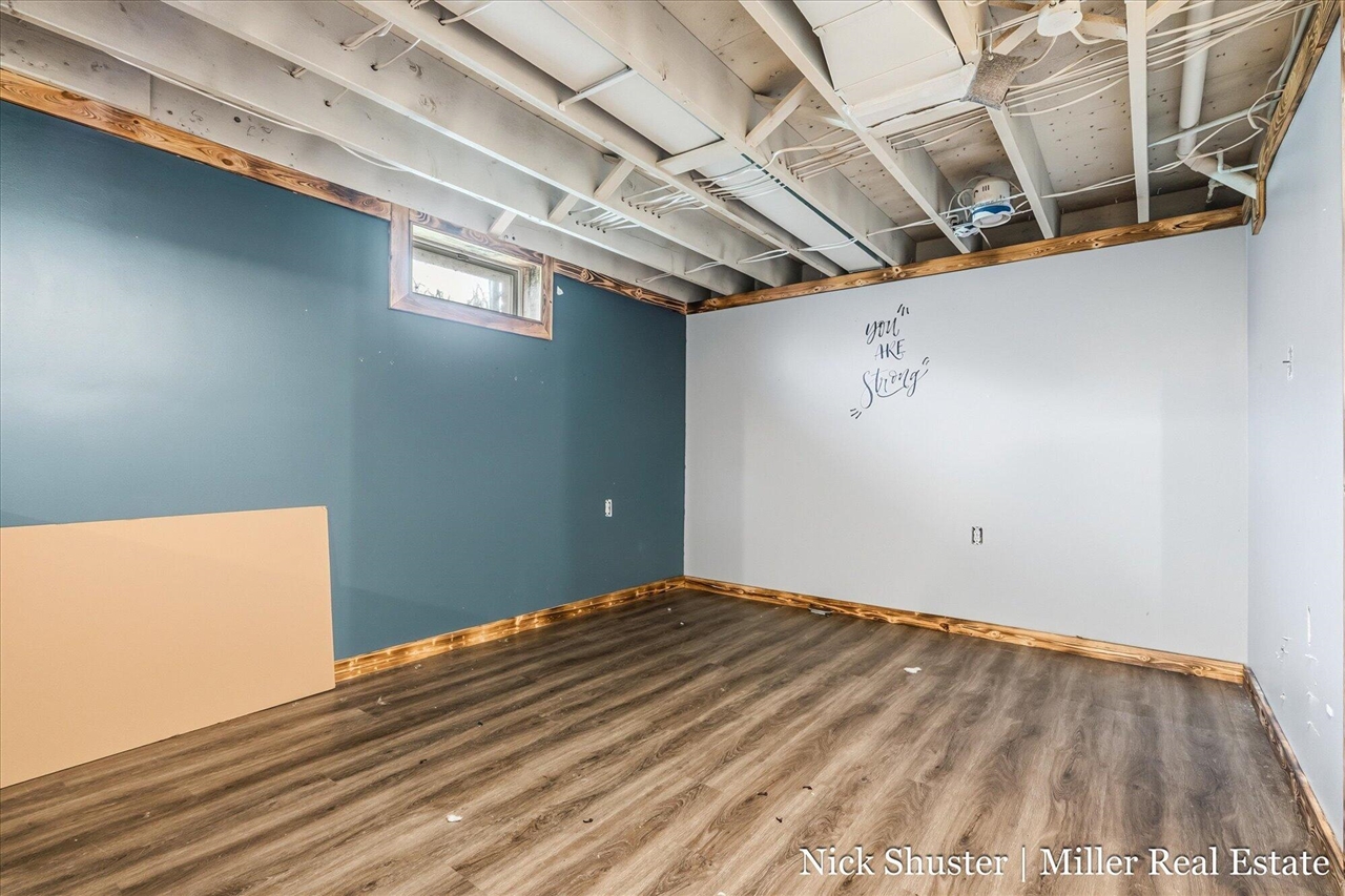 5375 Lansing Road, Charlotte, MI, 48813-8318