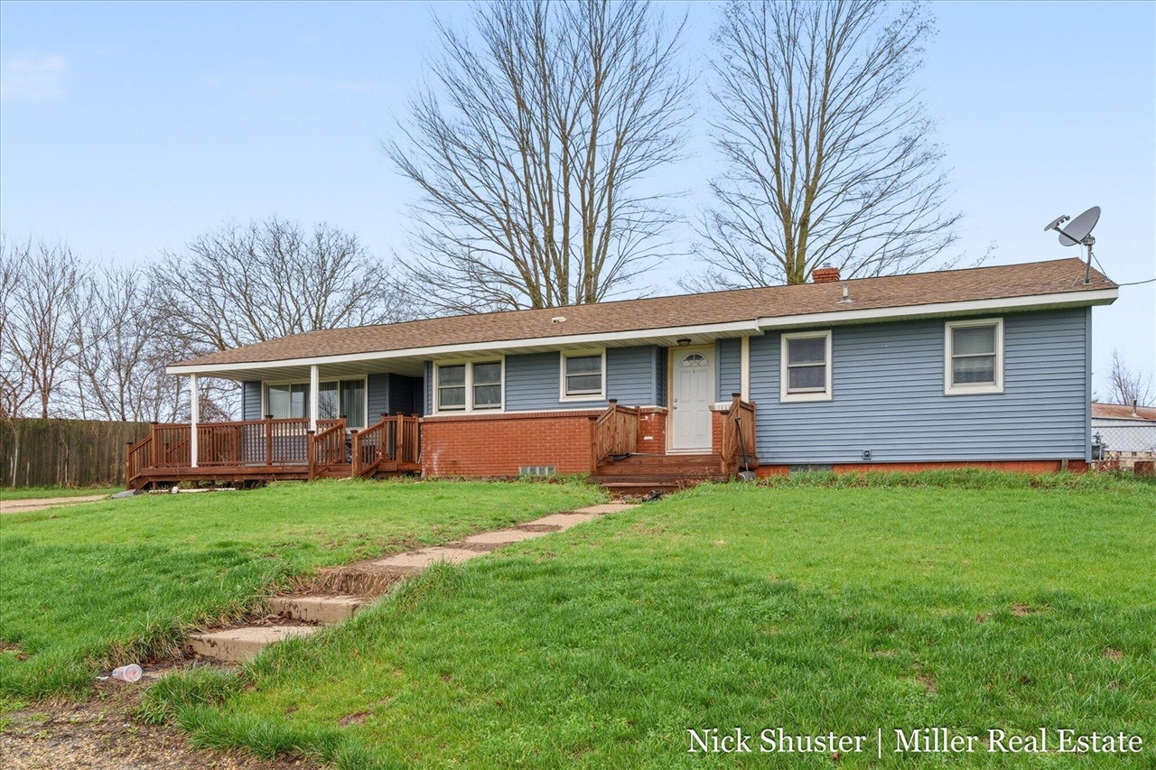 5375 Lansing Road, Charlotte, MI, 48813-8318