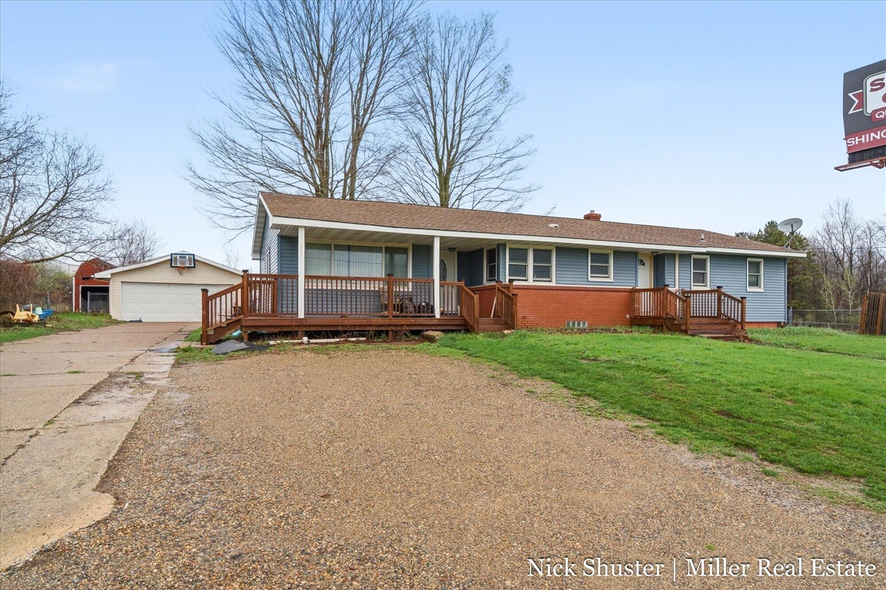 5375 Lansing Road, Charlotte, MI, 48813-8318