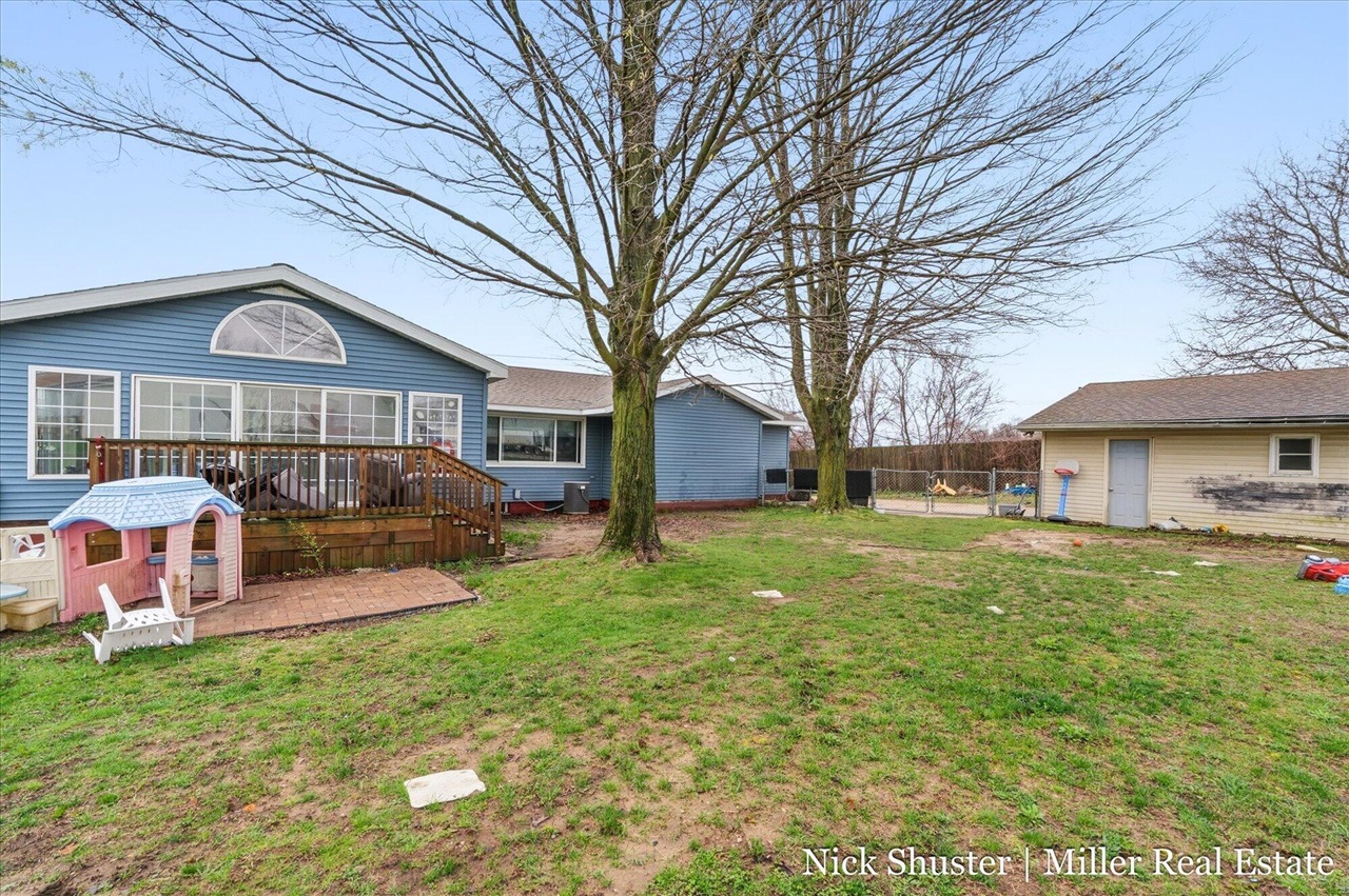 5375 Lansing Road, Charlotte, MI, 48813-8318