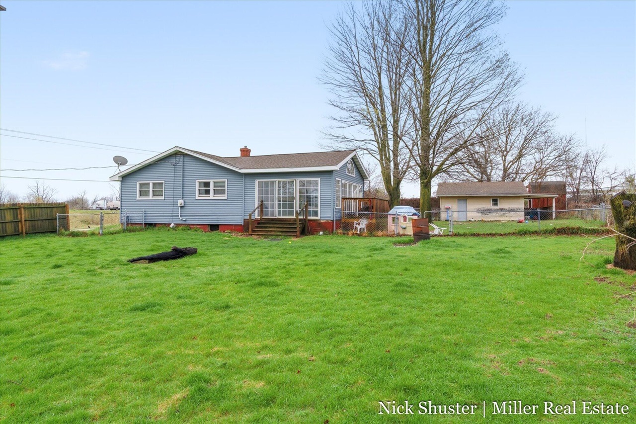 5375 Lansing Road, Charlotte, MI, 48813-8318