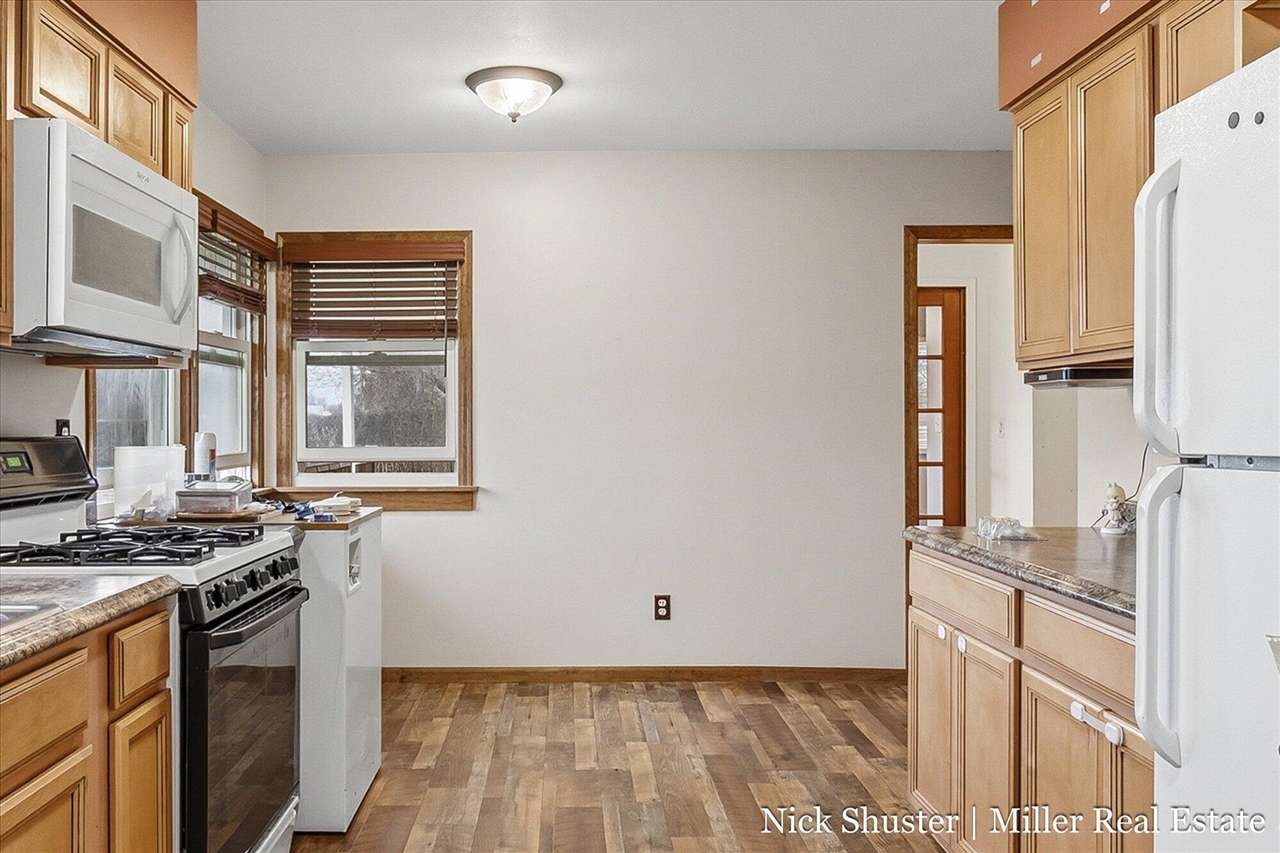 5375 Lansing Road, Charlotte, MI, 48813-8318