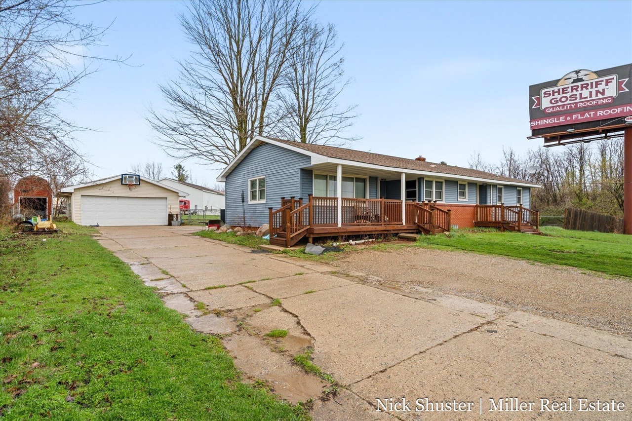 5375 Lansing Road, Charlotte, MI, 48813-8318