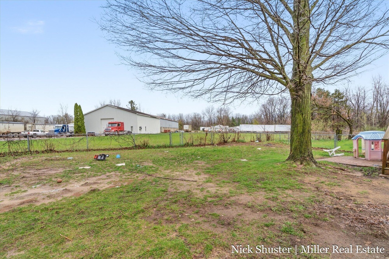 5375 Lansing Road, Charlotte, MI, 48813-8318