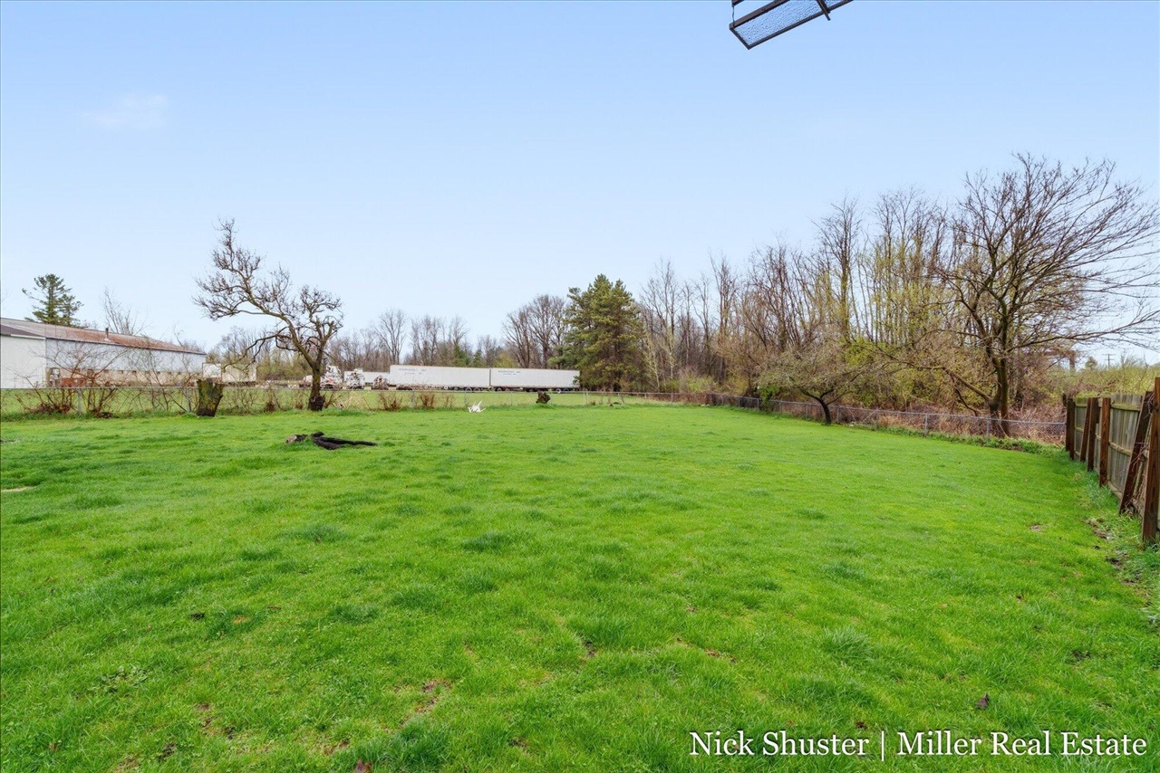 5375 Lansing Road, Charlotte, MI, 48813-8318