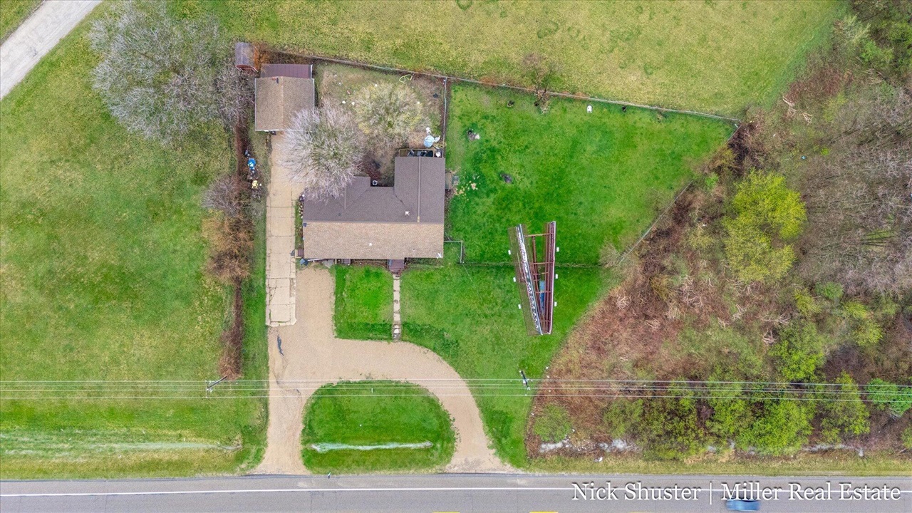 5375 Lansing Road, Charlotte, MI, 48813-8318
