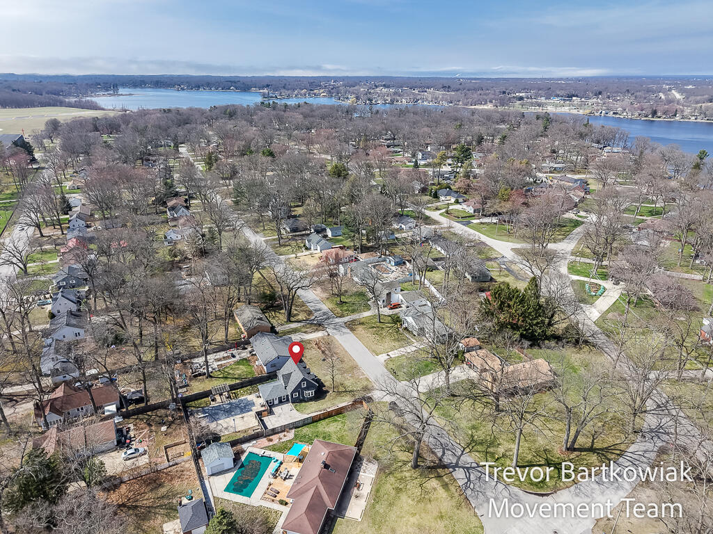 735 Wendover Boulevard, Norton Shores, MI, 49441-5051