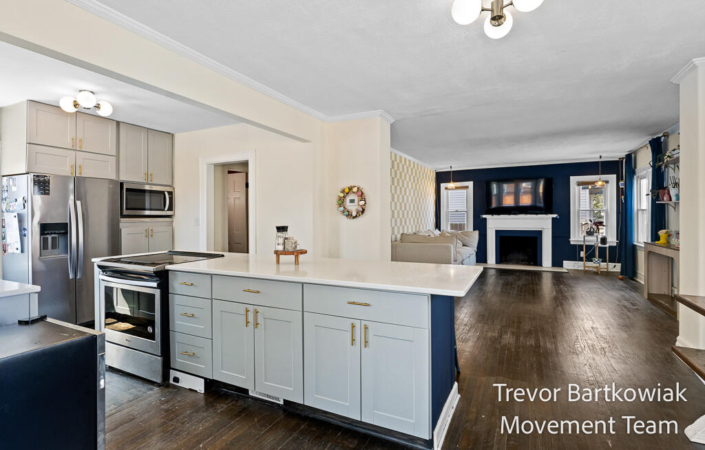 735 Wendover Boulevard, Norton Shores, MI, 49441-5051