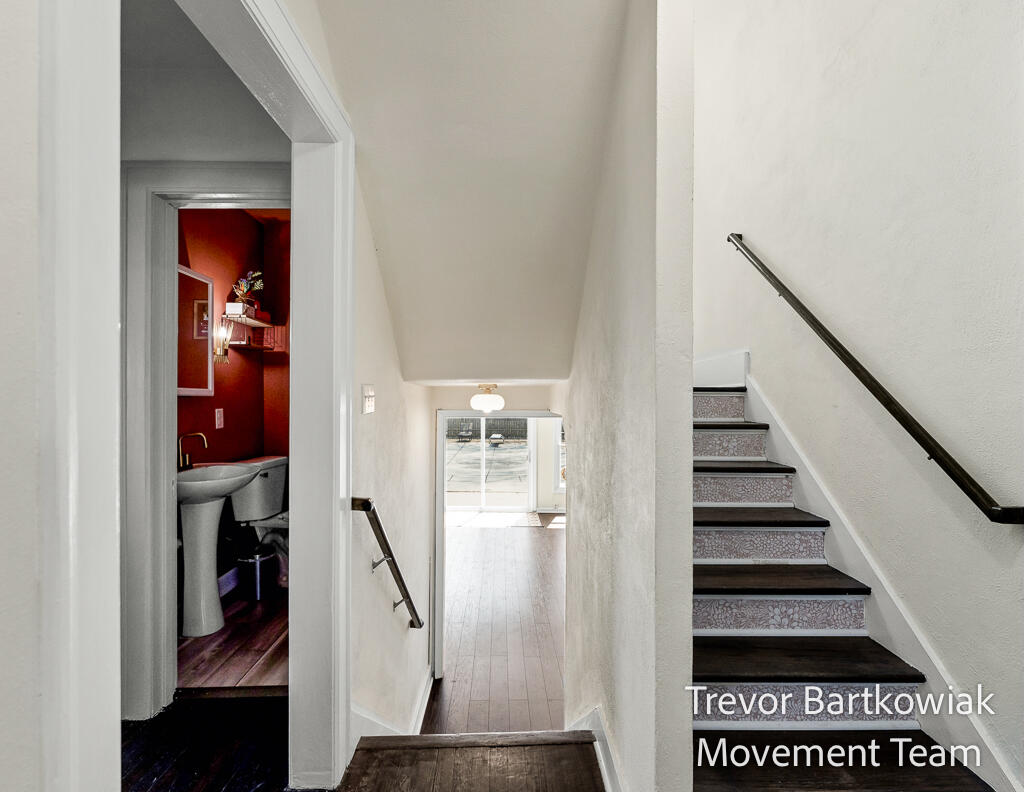 735 Wendover Boulevard, Norton Shores, MI, 49441-5051