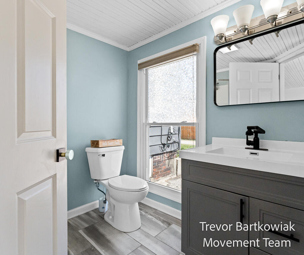 735 Wendover Boulevard, Norton Shores, MI, 49441-5051