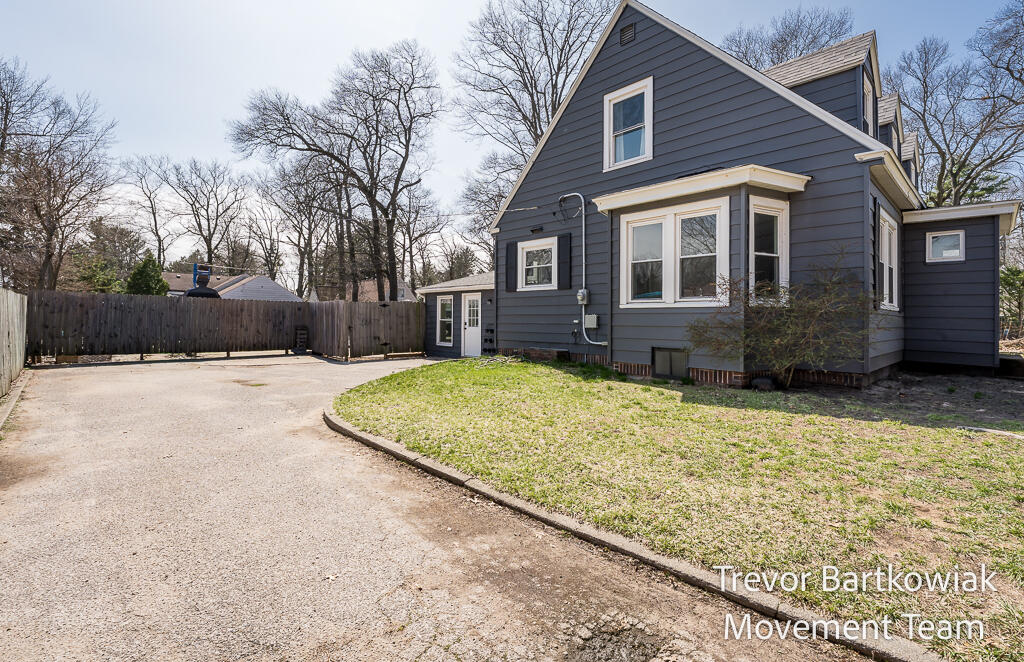 735 Wendover Boulevard, Norton Shores, MI, 49441-5051