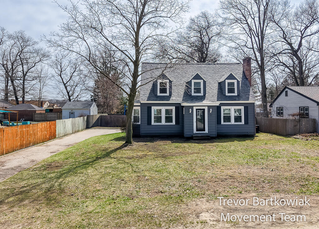 735 Wendover Boulevard, Norton Shores, MI, 49441-5051