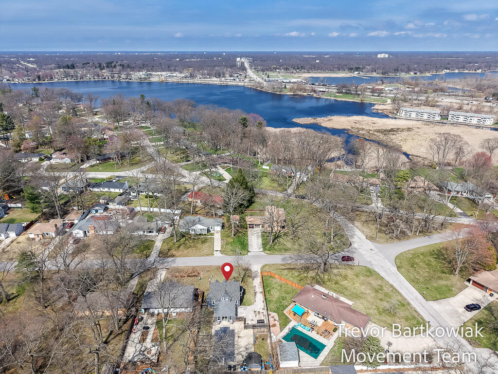 735 Wendover Boulevard, Norton Shores, MI, 49441-5051