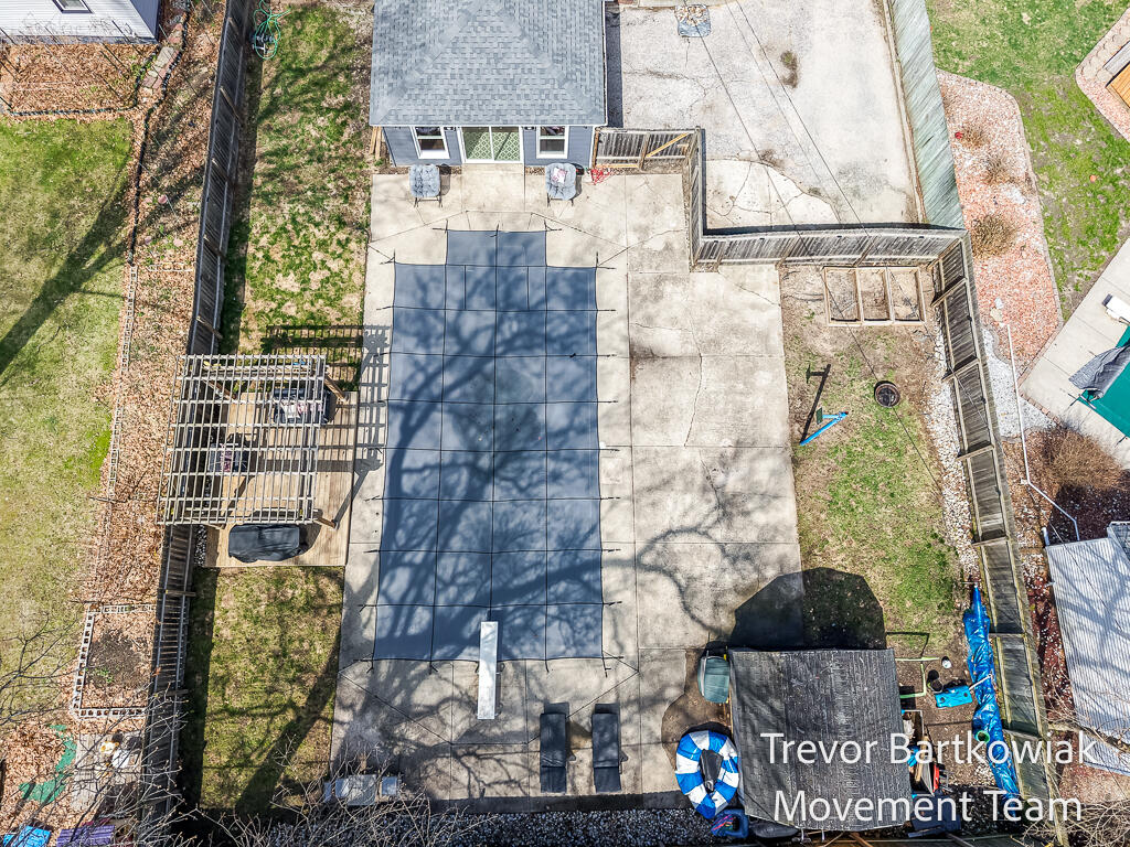 735 Wendover Boulevard, Norton Shores, MI, 49441-5051