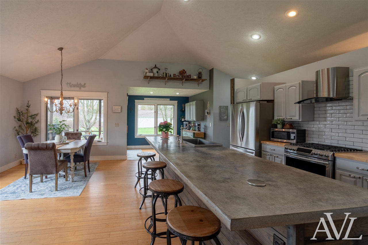 11855 Woodland Park Drive, Belding, MI, 48809-9364