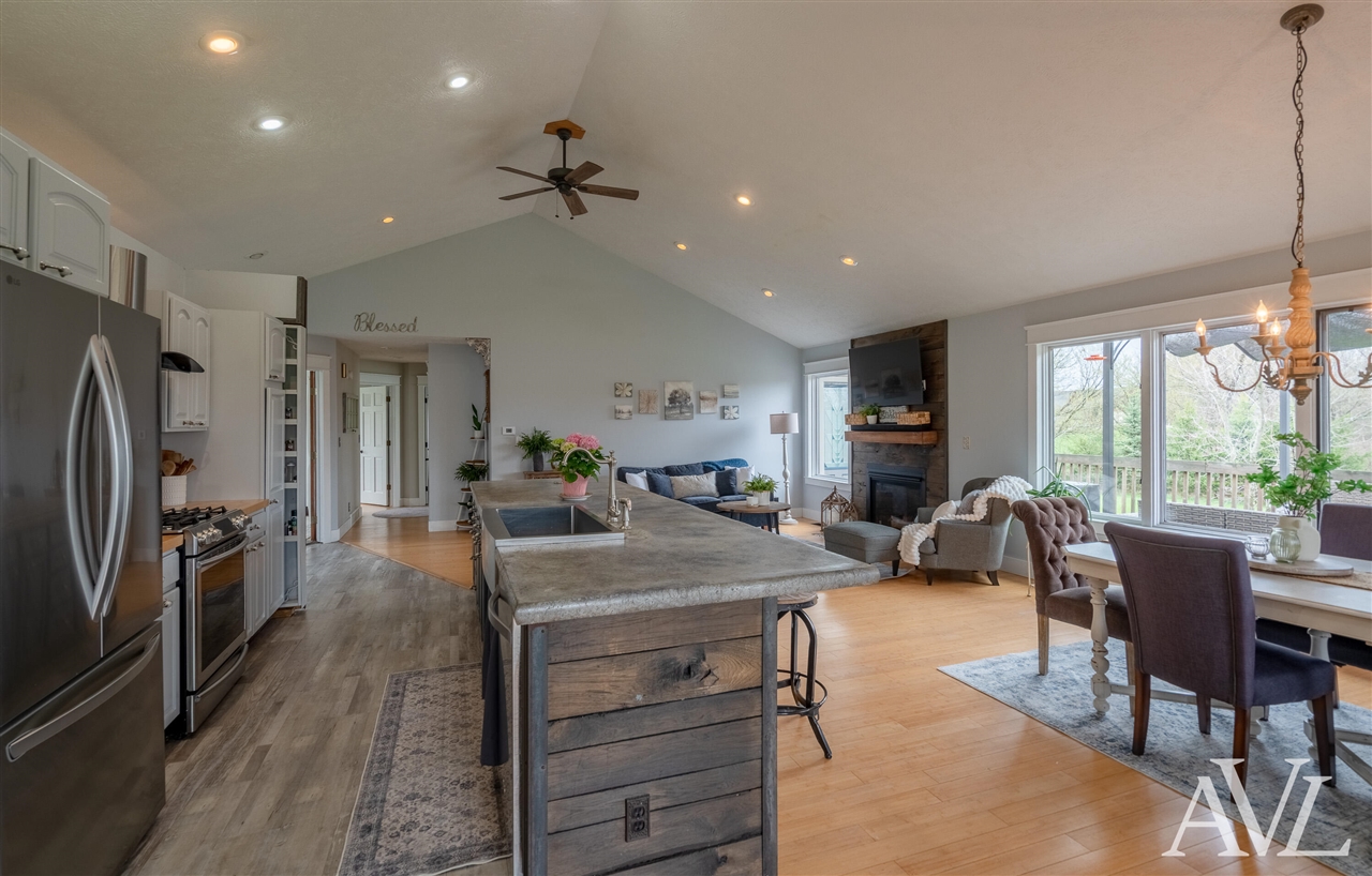 11855 Woodland Park Drive, Belding, MI, 48809-9364