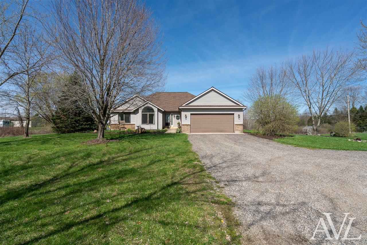 11855 Woodland Park Drive, Belding, MI, 48809-9364