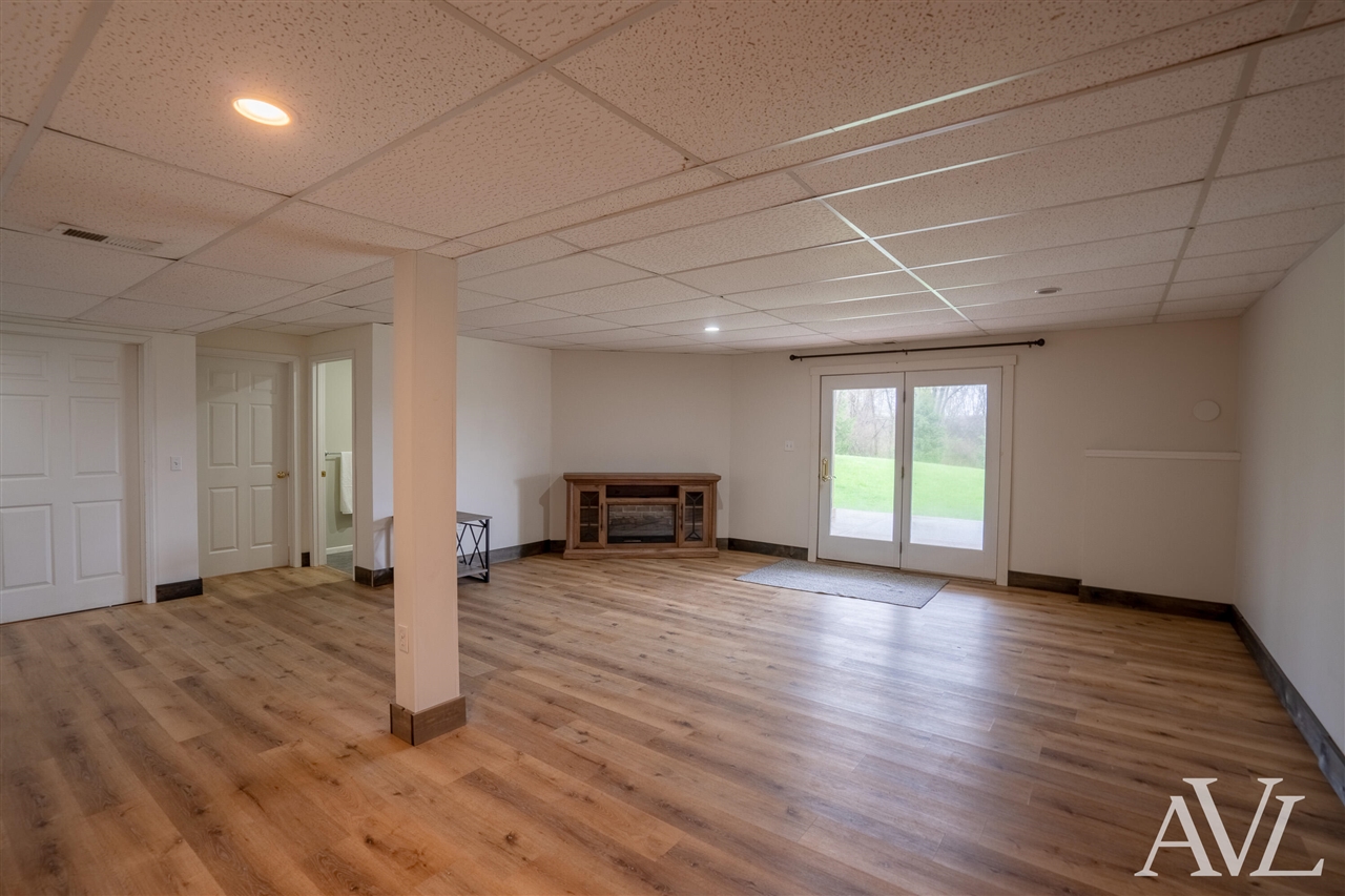 11855 Woodland Park Drive, Belding, MI, 48809-9364