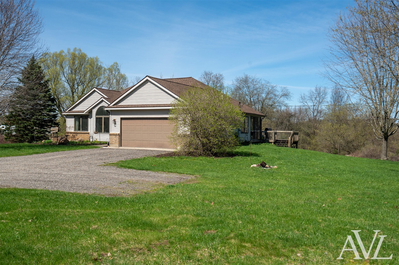11855 Woodland Park Drive, Belding, MI, 48809-9364