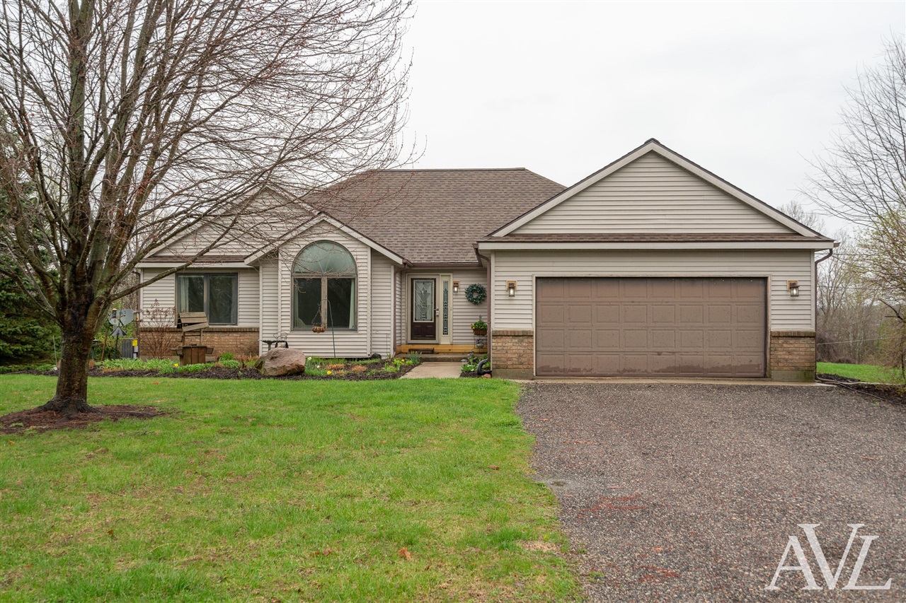 11855 Woodland Park Drive, Belding, MI, 48809-9364