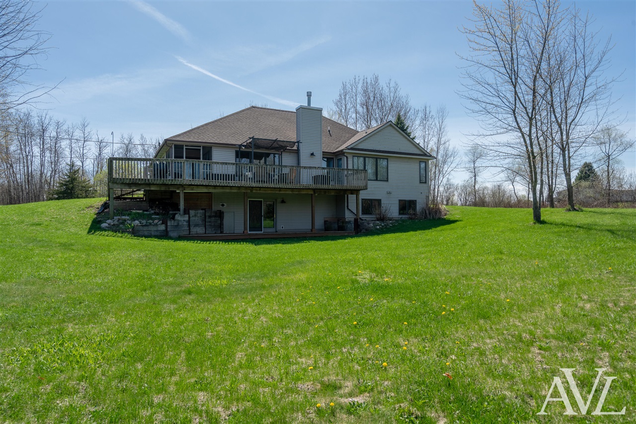 11855 Woodland Park Drive, Belding, MI, 48809-9364