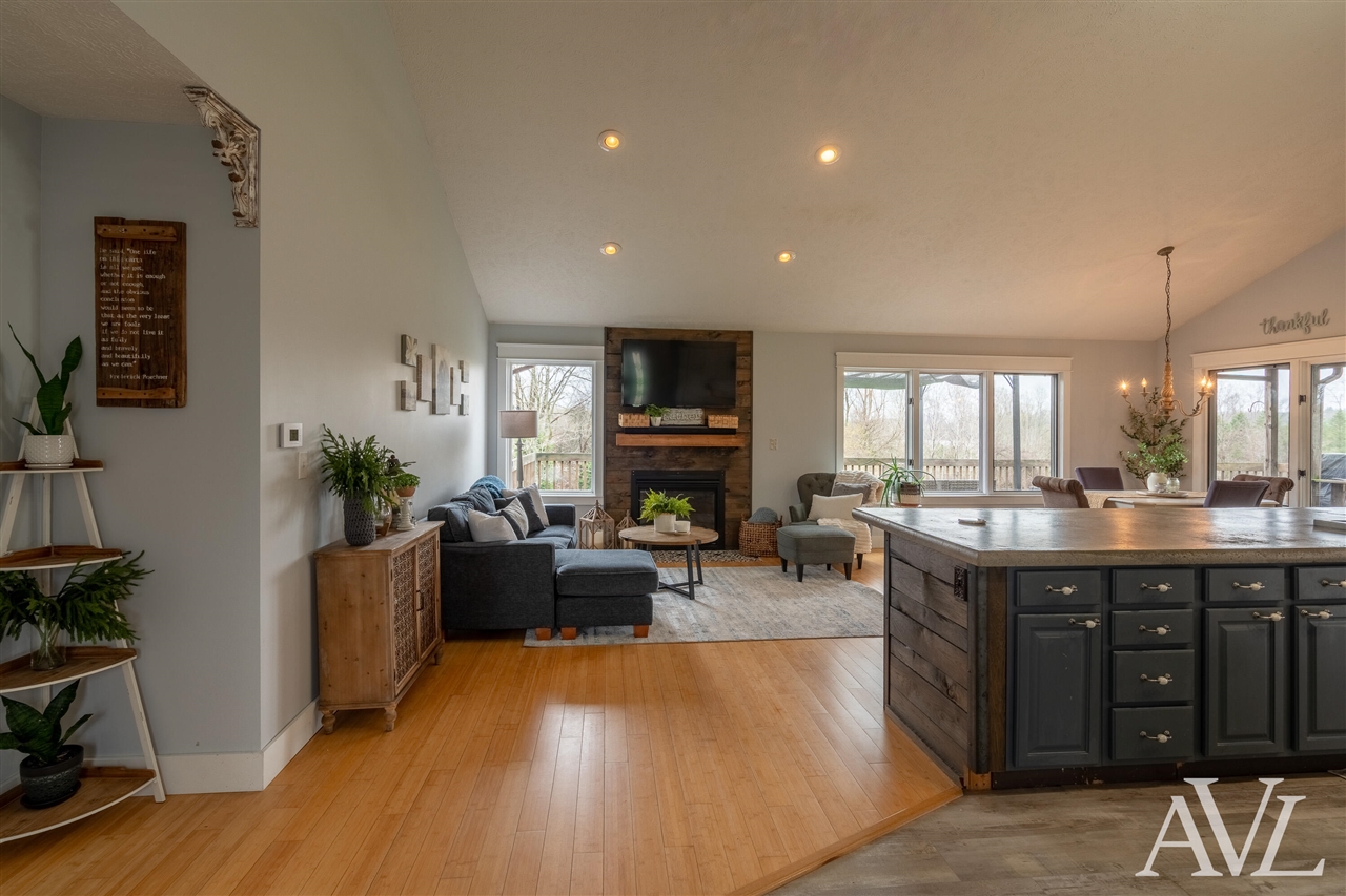 11855 Woodland Park Drive, Belding, MI, 48809-9364